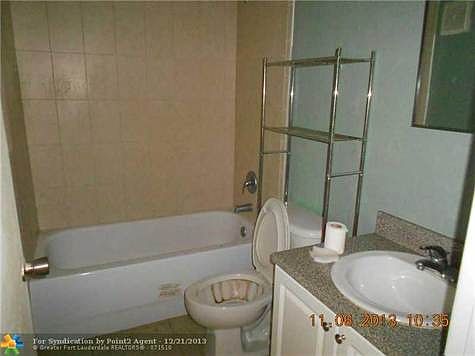 5th image of 400 NW 65th Ave APT 211