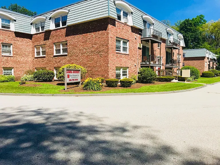80 Locust Avenue — Photo 11