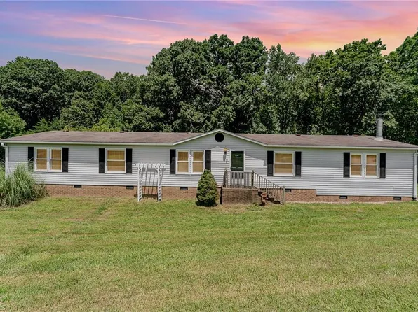 242 Granite Ridge Ln, Winston Salem, NC 27107