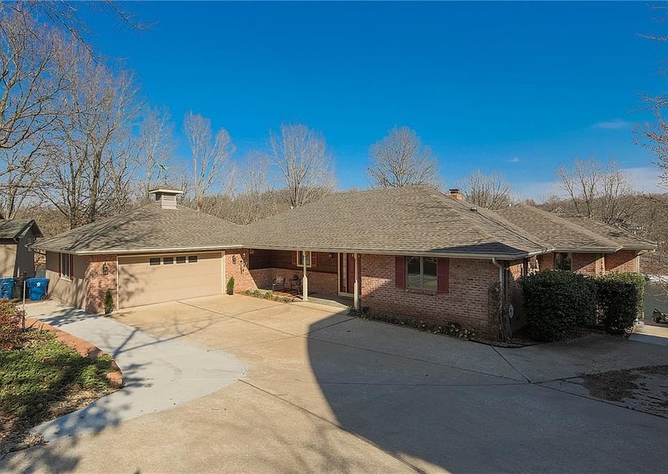 1st image of 4 Firestone Ln