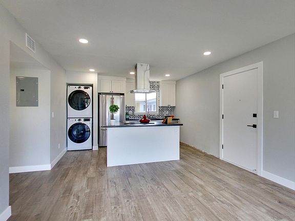 4th image of 3720 Fruitvale Ave #14