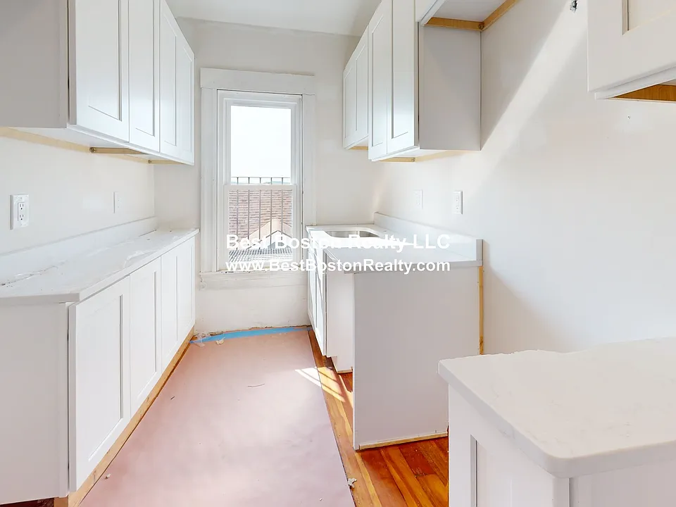 47 Curtis Ave #3