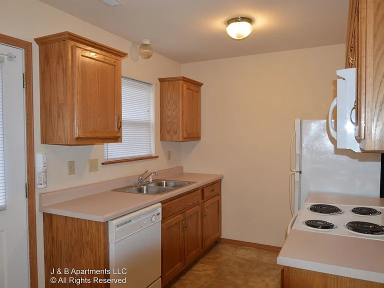 20308 Skyview Dr — Photo 8