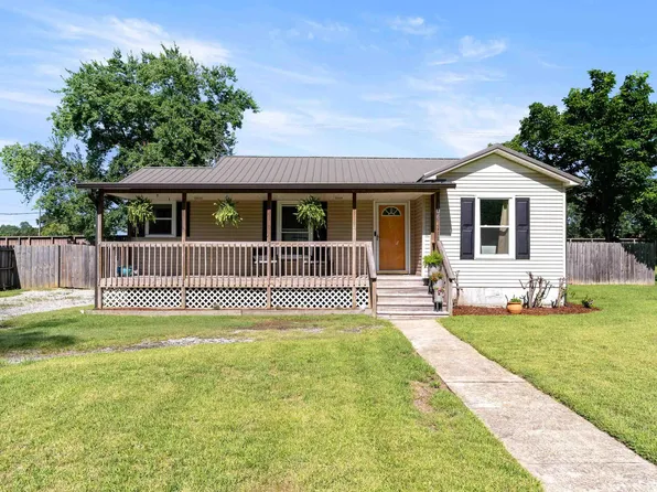 104 Phillips Cir, Columbiana, AL 35051