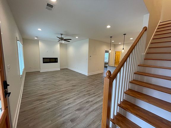 5th image of 35 Breckenridge Dr