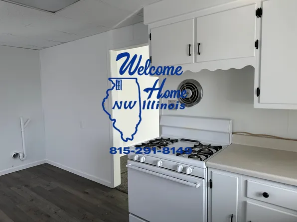 945 E Garden St, Freeport, IL 61032