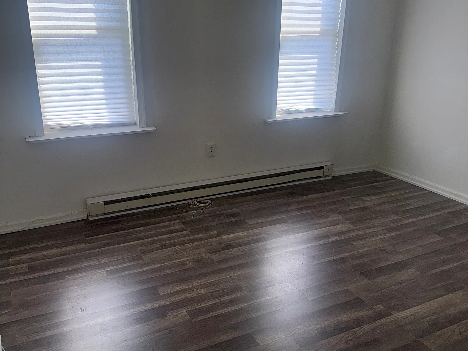 2 bed, 990 sqft, $1,200 — Photo 2
