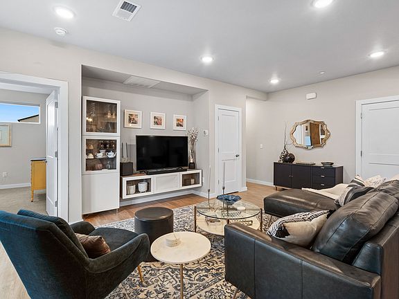 3rd image of 2710 Sartain St Unit 203