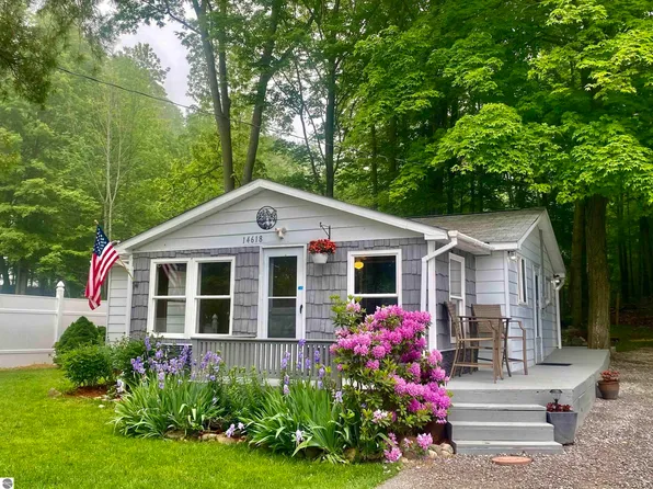 14618 Hicks Lake Dr, Evart, MI 49631
