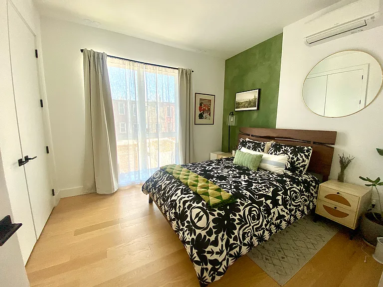 215 Cornelia St #2B — Photo 3
