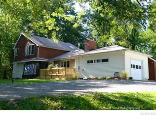 118 Heim Rd, Williamsville, NY 14221