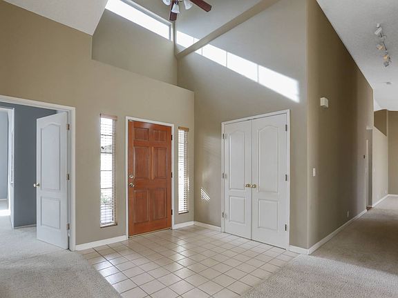 4th image of 3191 Holly Ct