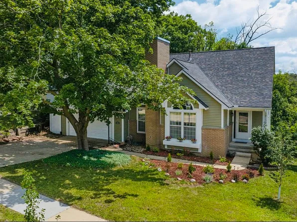 3512 Old Orchard Rd NE, Cedar Rapids, IA 52402