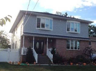 801 Oakfield Ave, Wantagh, NY 11793