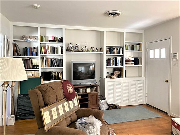 2nd image of 3803 Englewood Ln