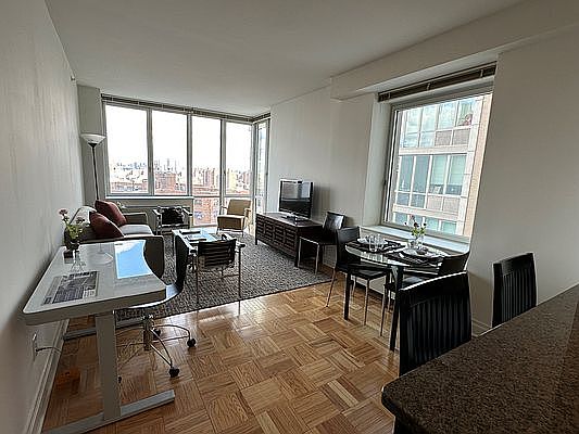 1st image of 1510 Lexington Ave APT 16Q