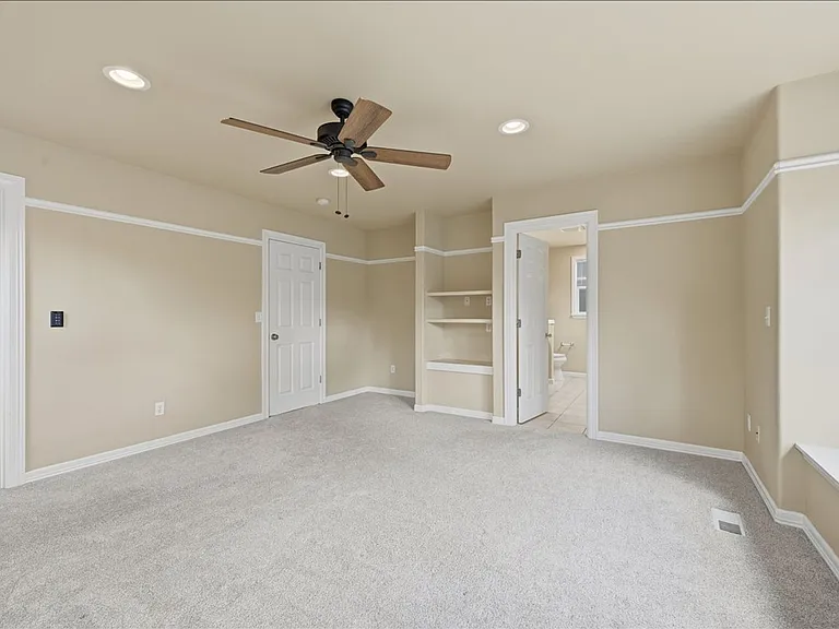 10217 SE 237th St — Photo 14