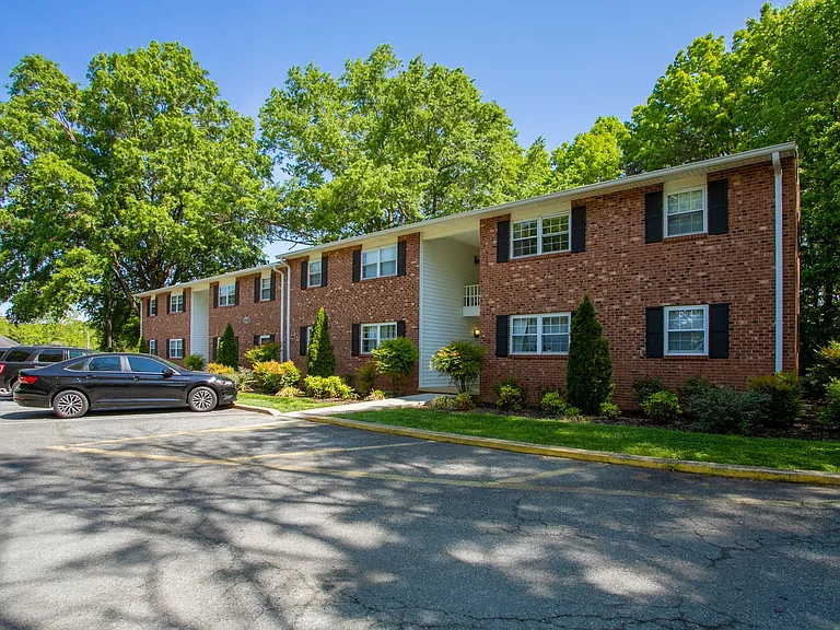 Elon Place — Photo 18