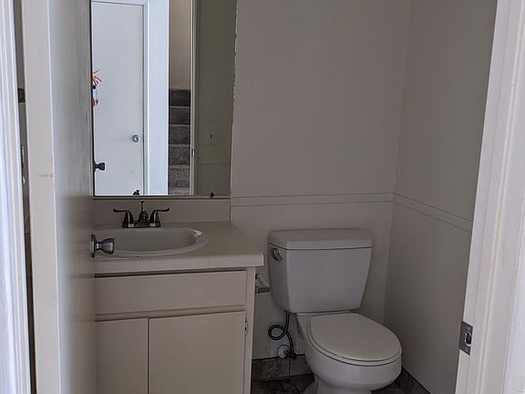 4th image of 1827 Hornblend St #A