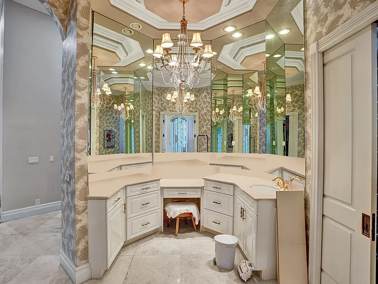 7988 Mandarin Dr — Photo 13