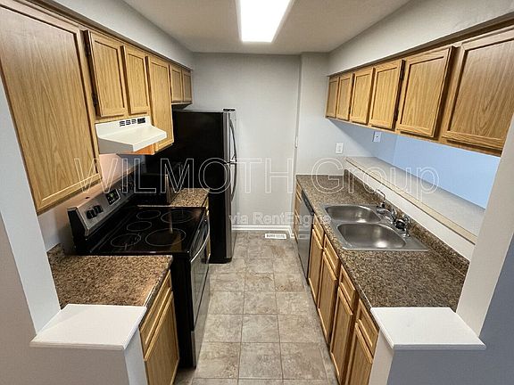3rd image of 8536 Hague Rd