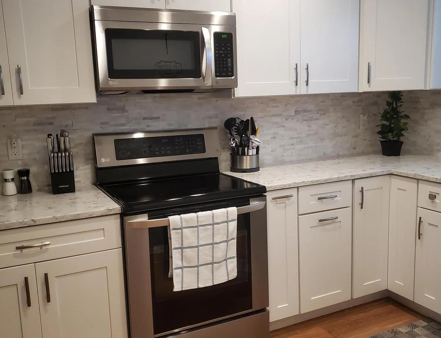 2 bed, 2.0 bath, 1135 sqft, $2,500 — Photo 2