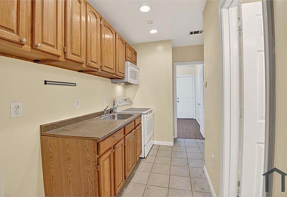 5th image of 1707 H St NE APT 3