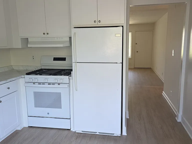 Ming Tree Apartments — Photo 4