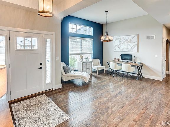 4th image of 223 Ellington Ct
