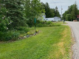 931 S Hessel Point Rd, Hessel, MI 49745