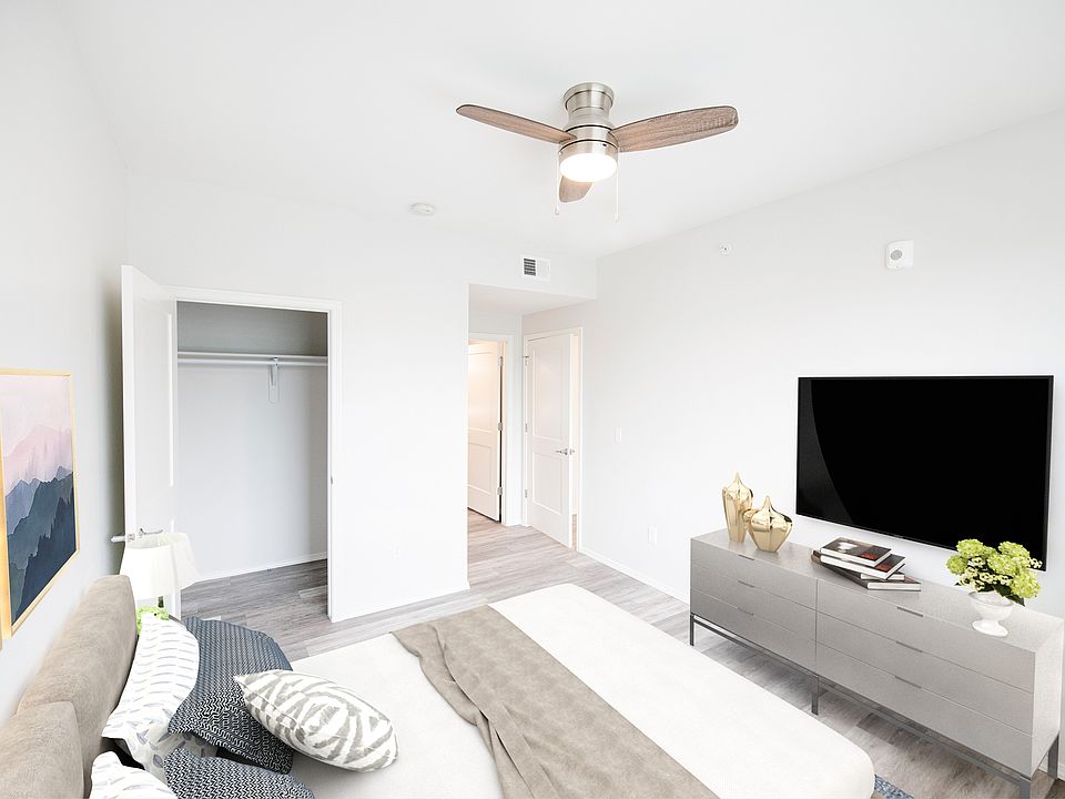 2x2 - Bedroom 1