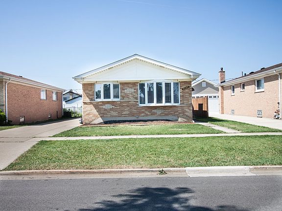 3rd image of 9880 Ivanhoe Ave