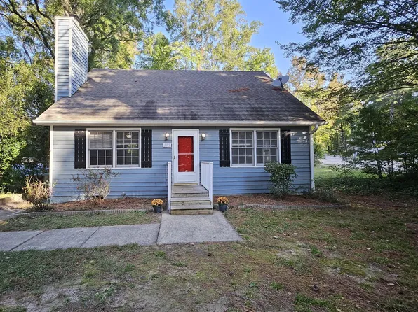 102 Creighton Ct, Cary, NC 27511