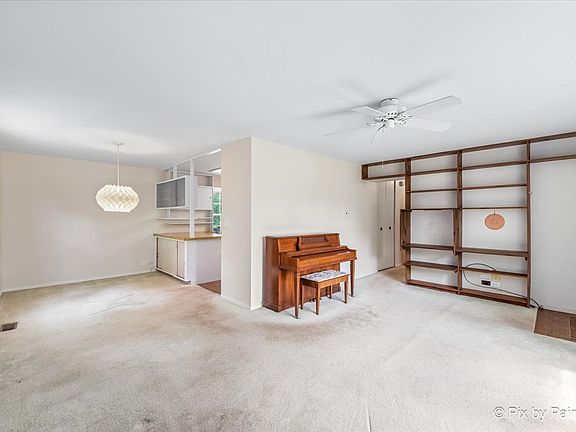 5th image of 7661 Woodridge Dr