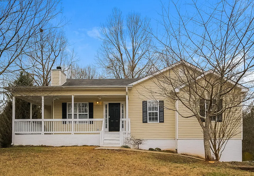 215 Mountain Ln