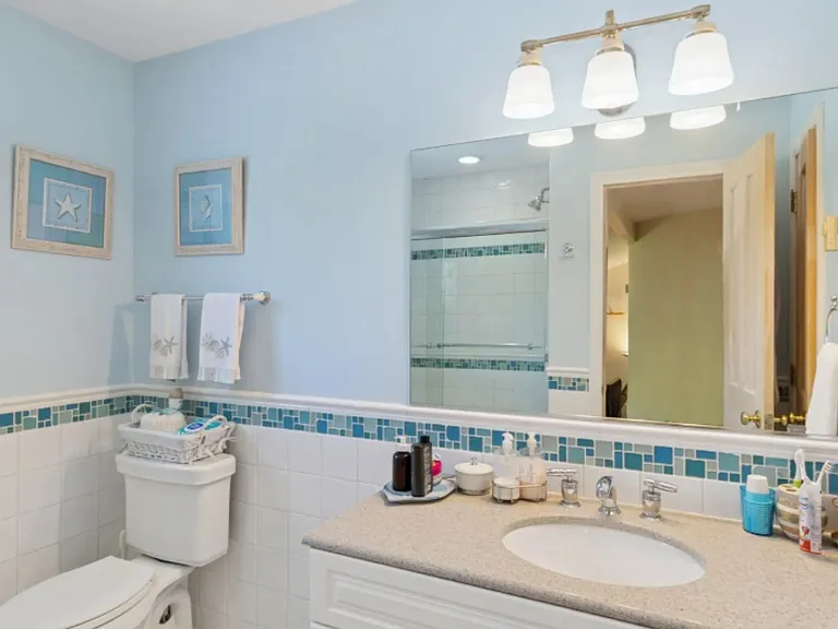 28 Middle Rd — Photo 15