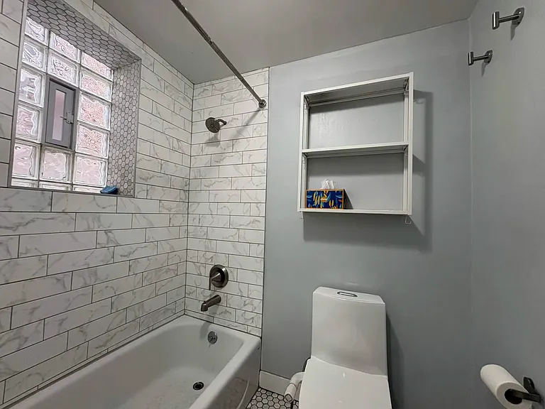 2142 W 18th St #1F — Photo 11