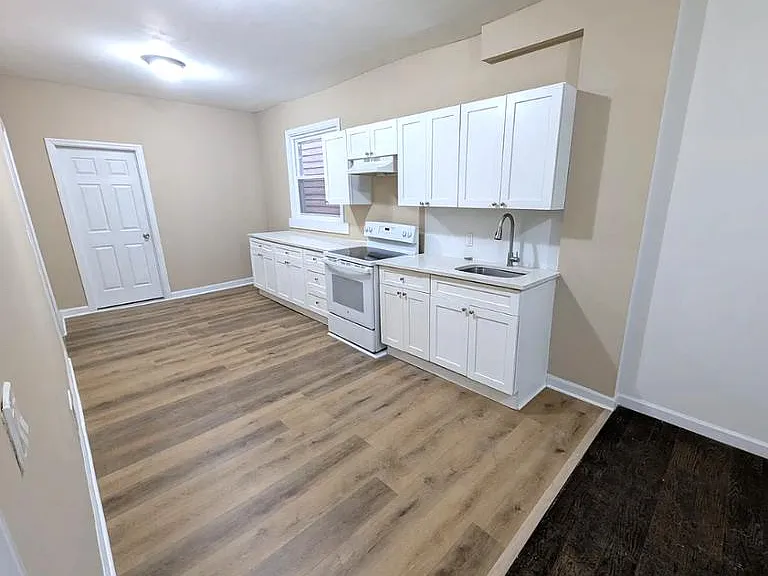 152 S 10th St #3A — Photo 1