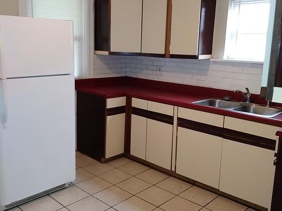 3rd image of 7029 Corbitt Ave
