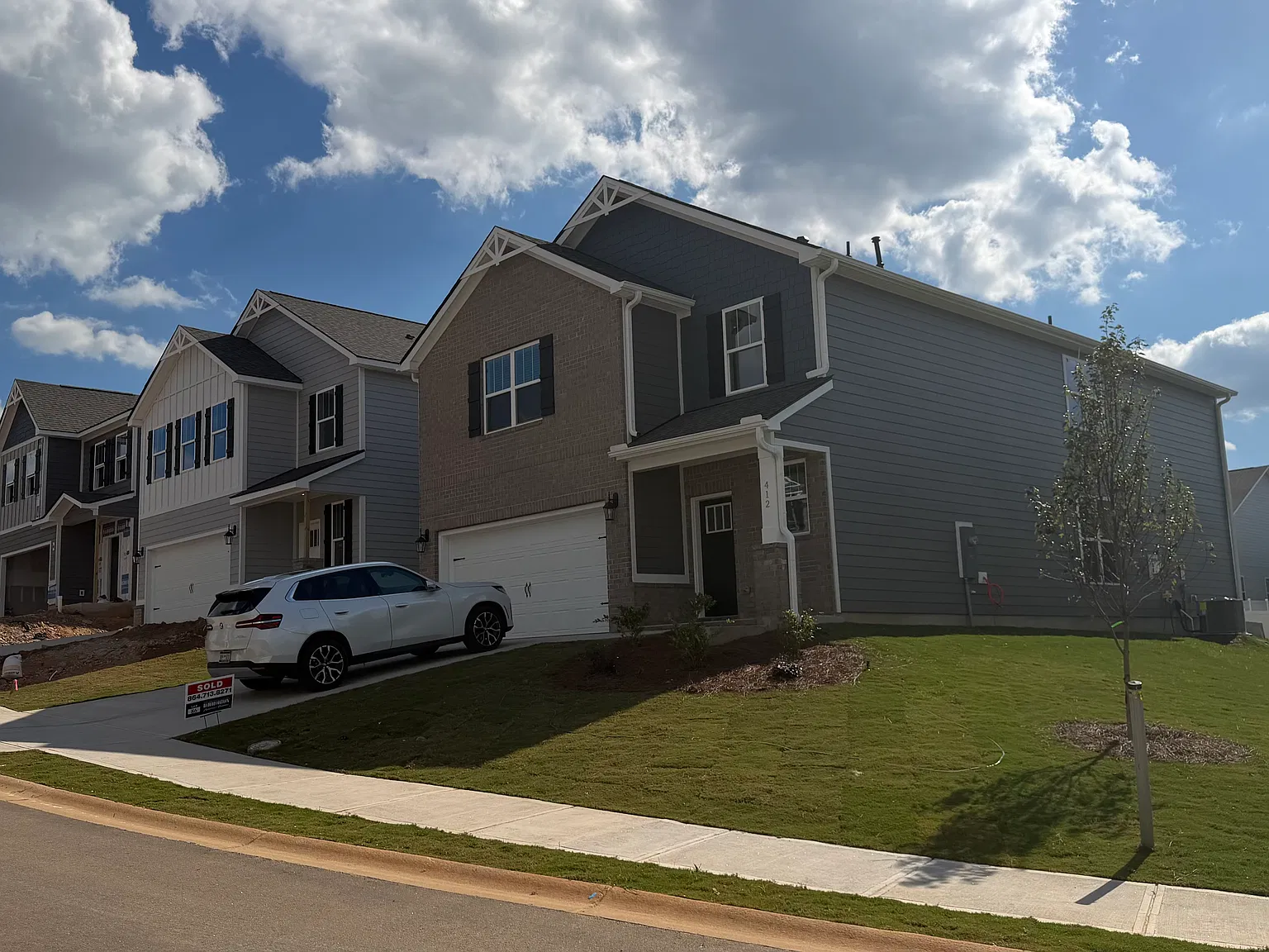 4 bed, 2445 sqft, $2,700 — Photo 2
