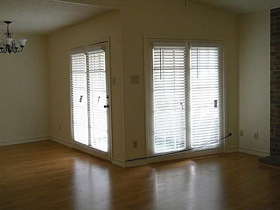 4th image of 1200 Riverchase Ln Unit 225