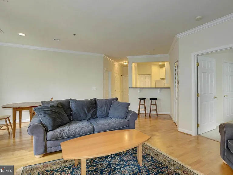 1320 N Wayne St #307 — Photo 6
