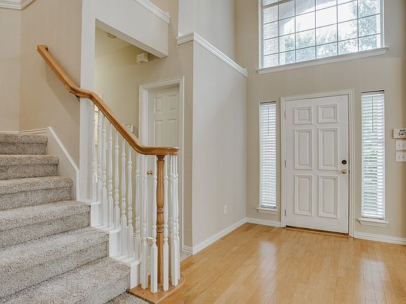 3rd image of 534 Rivercove Dr