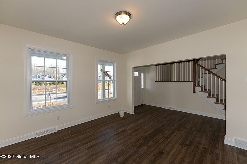 4th image of 3 Balsam Court