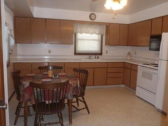 3rd image of 3220 S 11th Pl