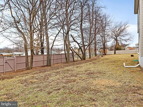4th image of 1006 Nash Ct