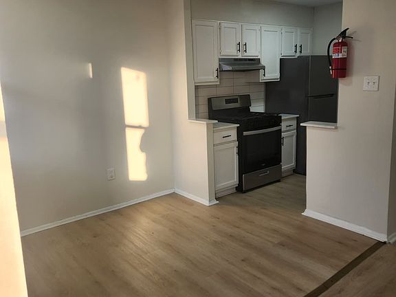 4th image of 2200 Hamilton Ave