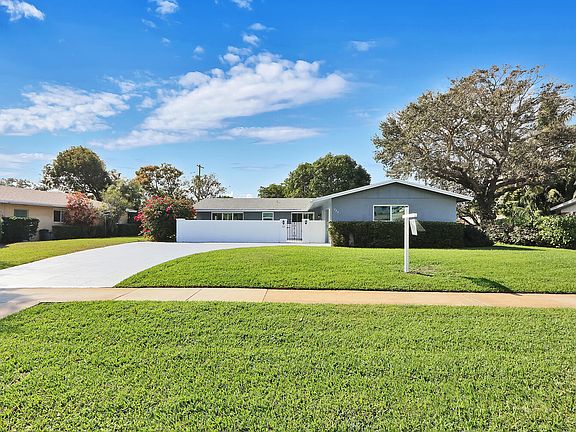 2nd image of 729 Lagoon Dr