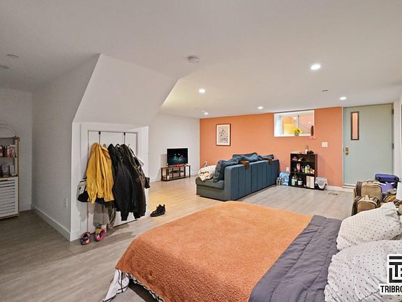 3rd image of 424 E 143rd St APT 4