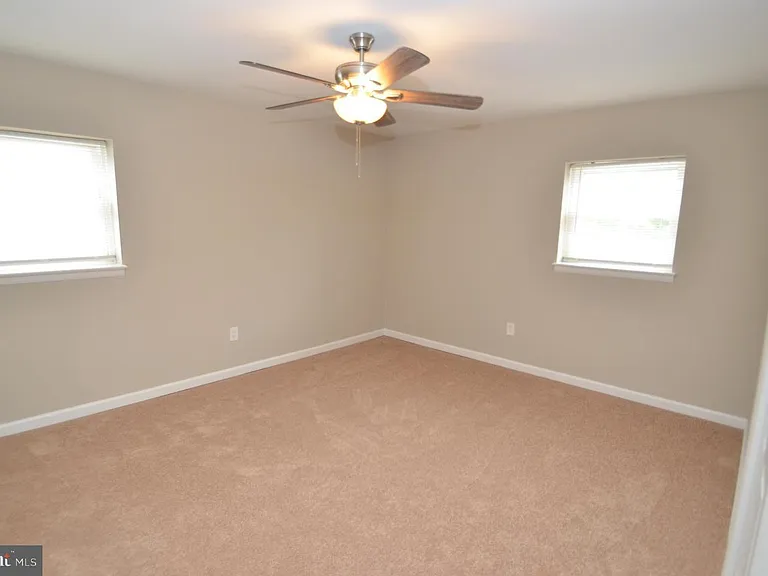 311 E 4th St #1 — Photo 10